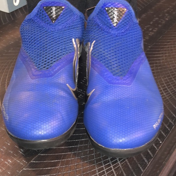 Boys soccer shoes - Picture 2 of 5